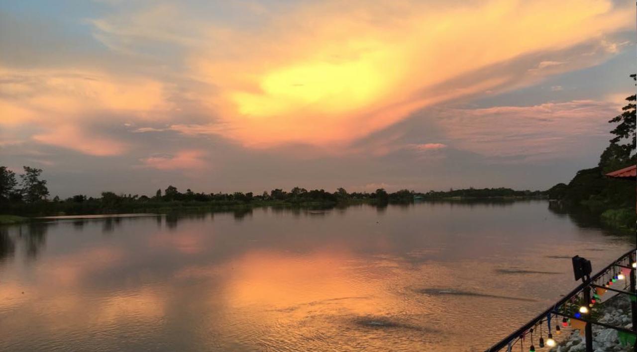 Maeping Mango Riverside Resort Kamphaeng Phet Eksteriør billede