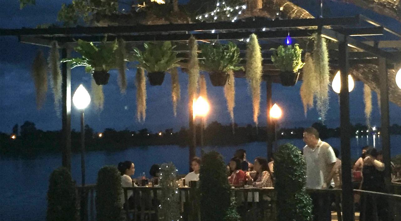 Maeping Mango Riverside Resort Kamphaeng Phet Eksteriør billede